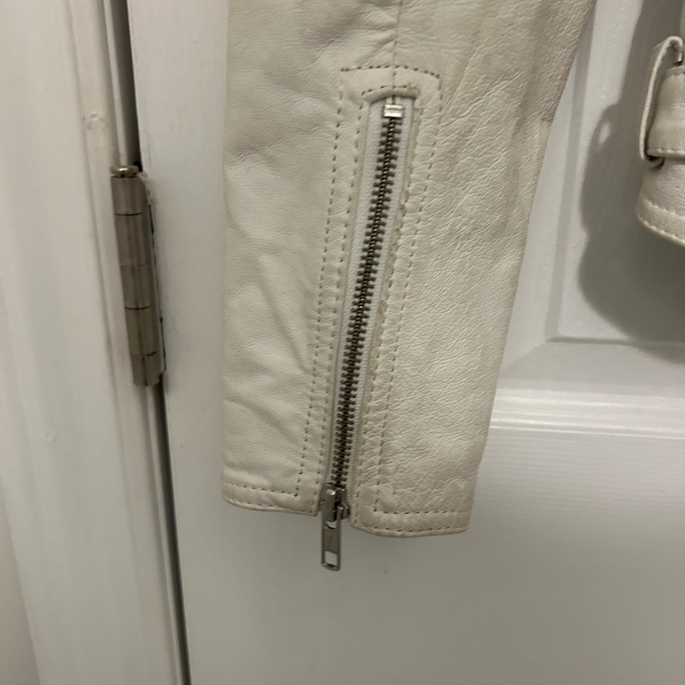 Danier White Leather Motorcycle Jacket - Picture 4 of 5